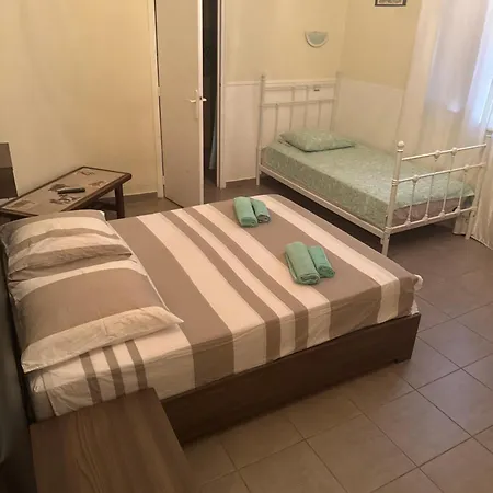 Cher Jacob Oda ve Kahvaltı *