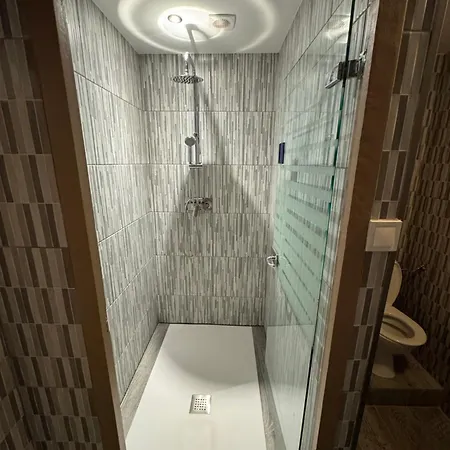 Cher Jacob 住宿加早餐酒店 阿格德